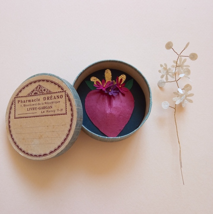 Ex-voto rond bordeaux - boîte